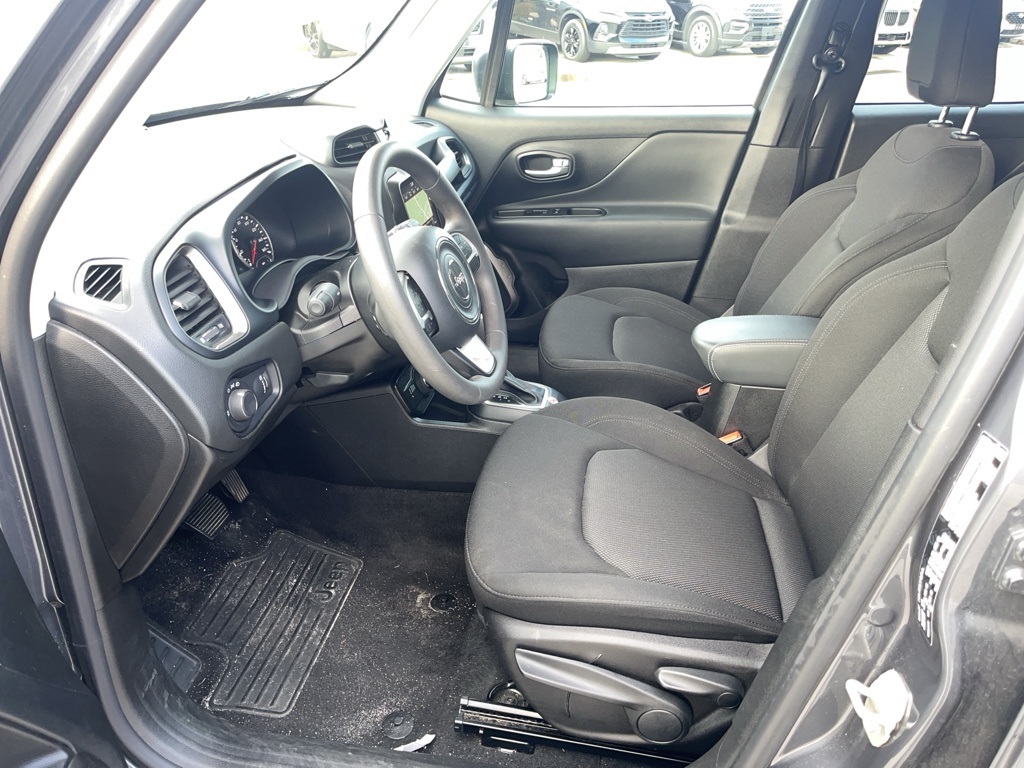 2023 Jeep Renegade Latitude photo 2