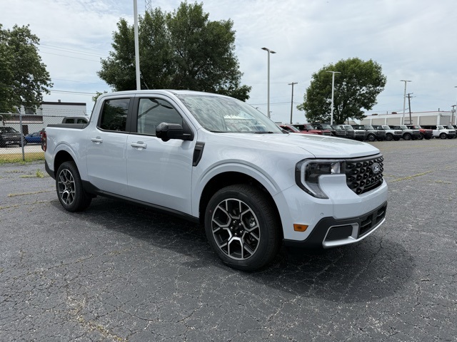 2025 Ford Maverick Lariat photo 2