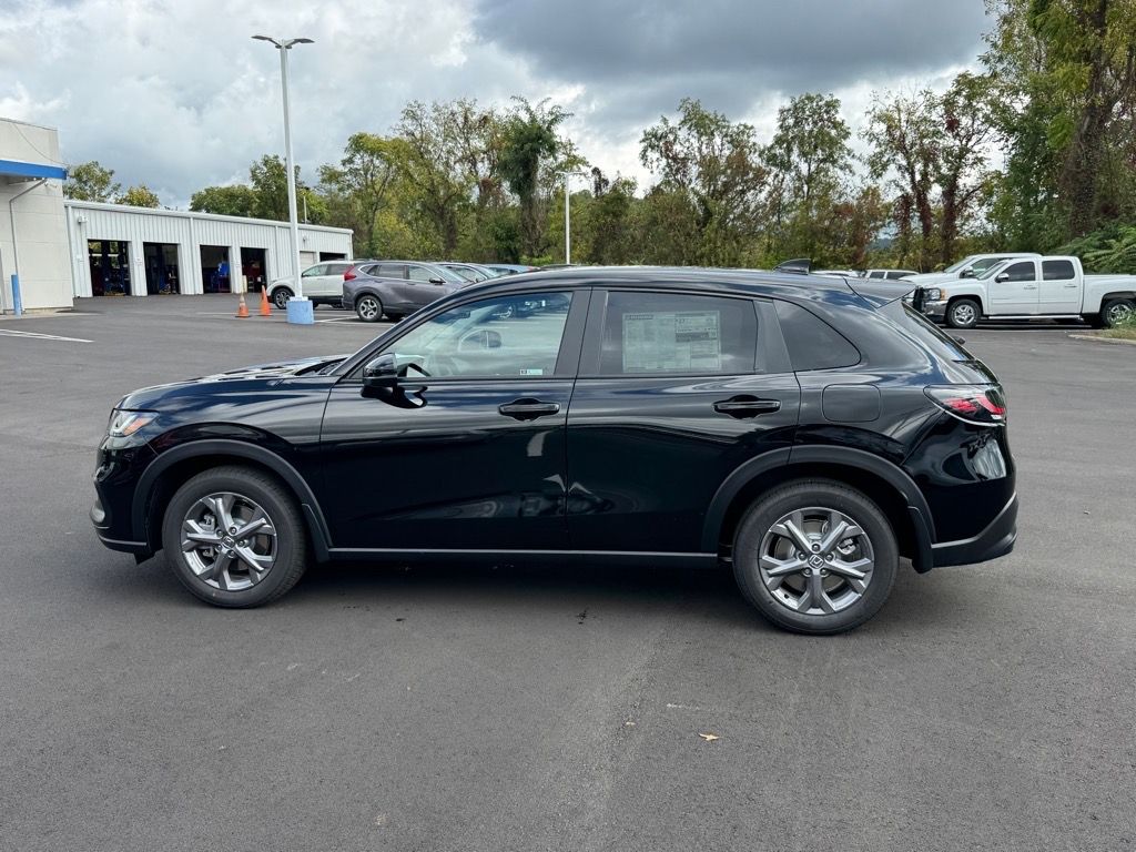 2026 Honda HR-V LX photo 2