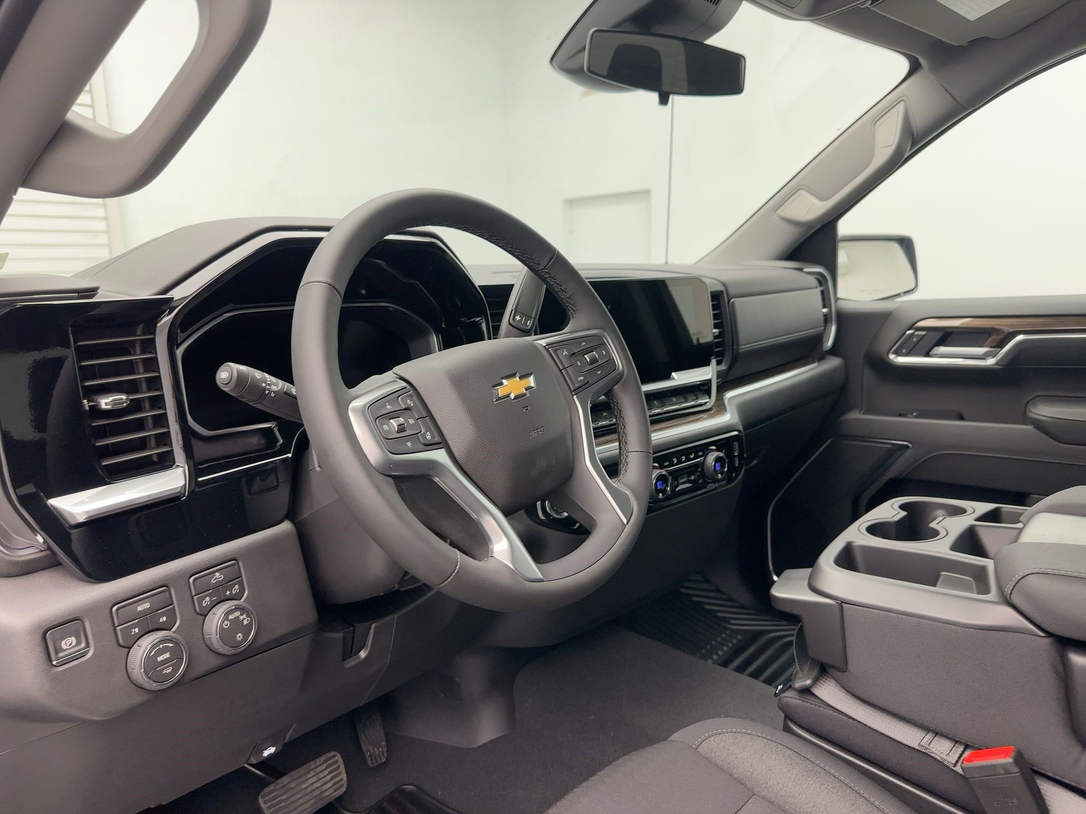 2026 Chevrolet Silverado 1500 photo 4