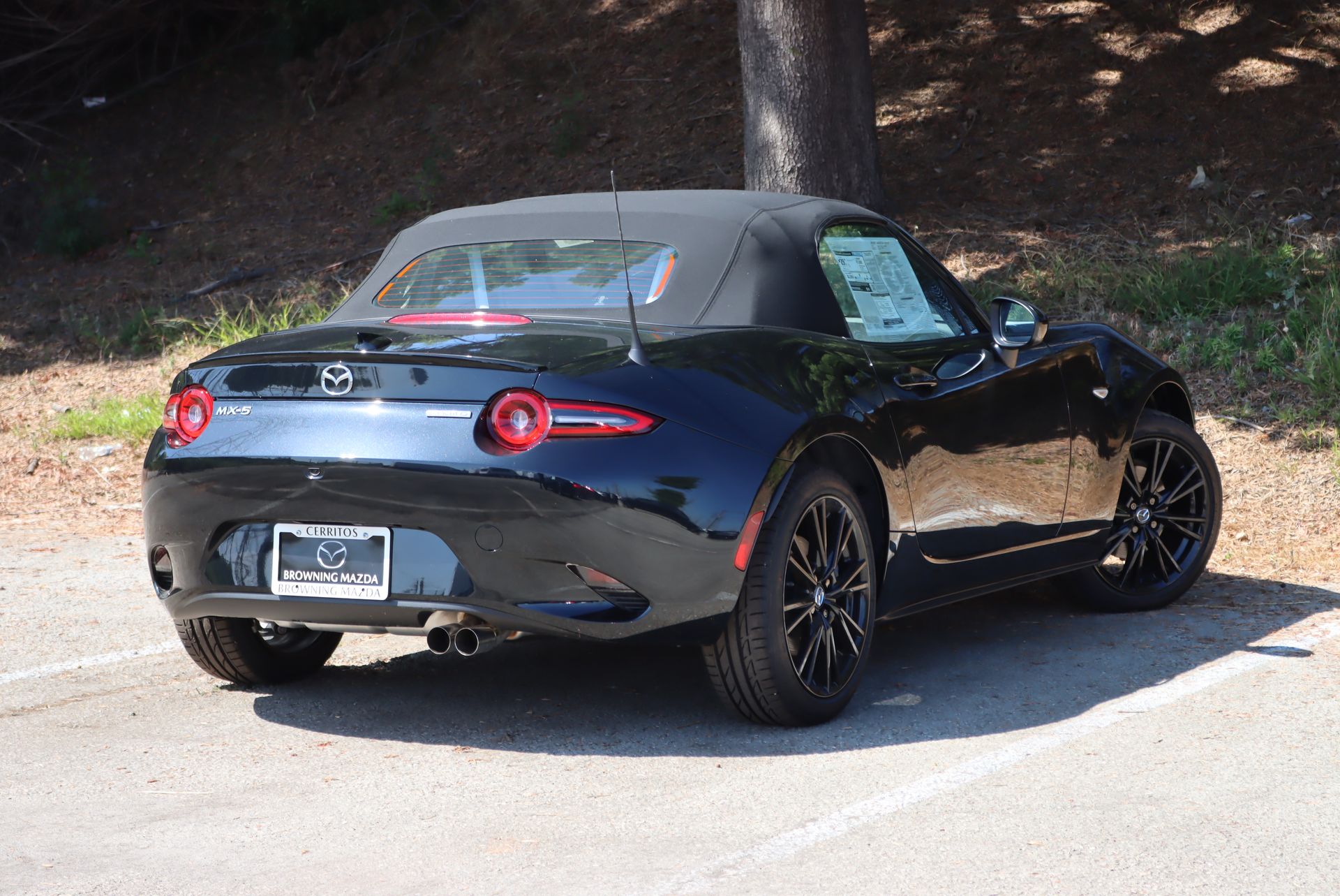 2025 Mazda MX-5 Miata Miata photo 2