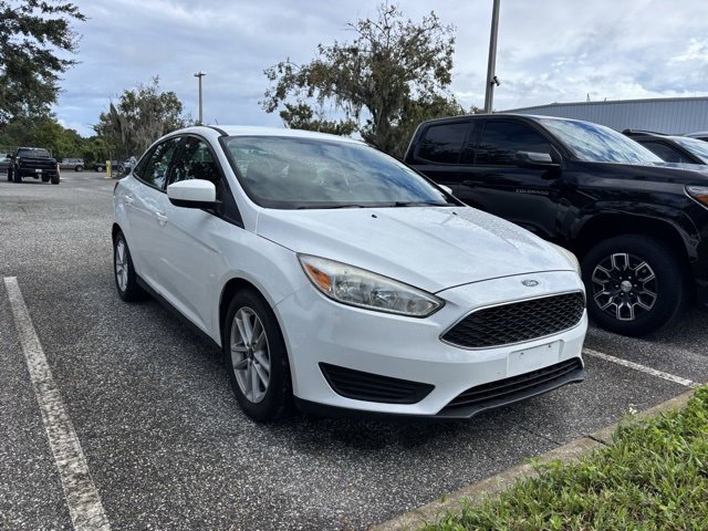 2018 Ford Focus SE photo 2