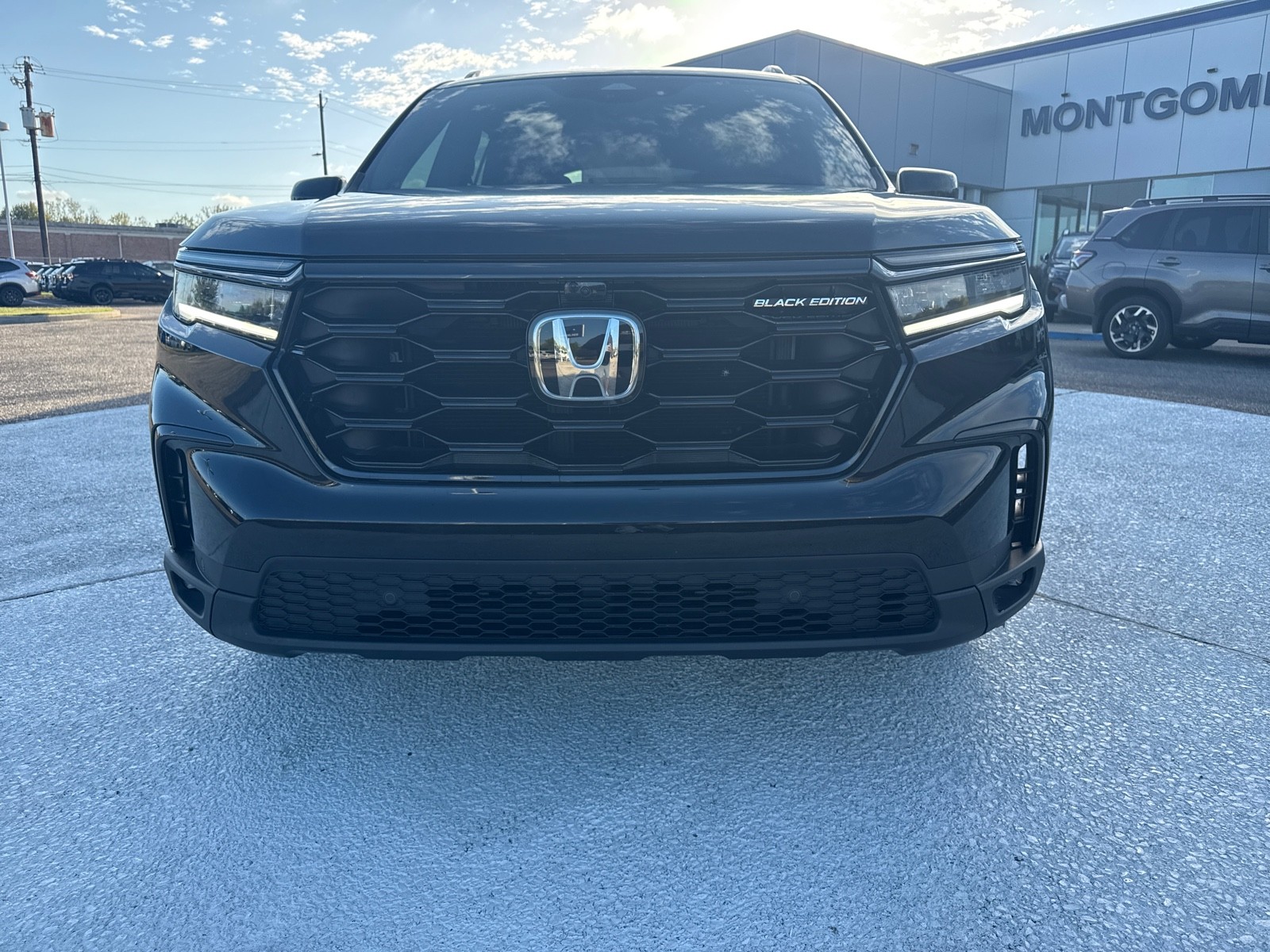 2025 Honda Pilot Black Edition photo 2