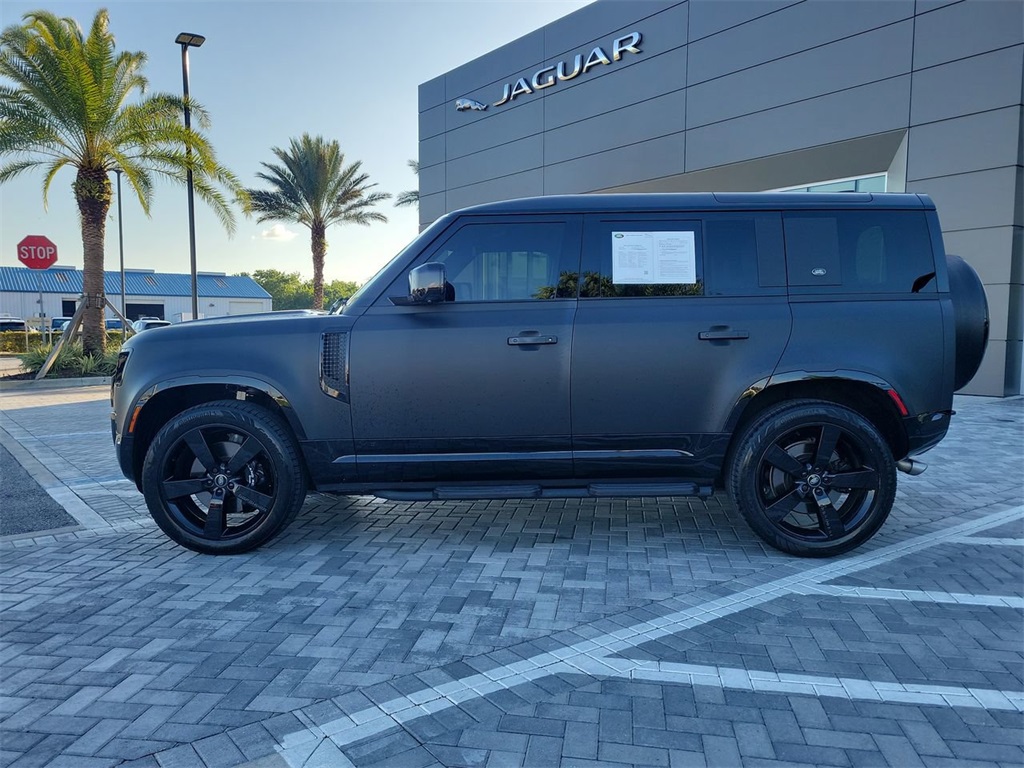 2023 Land Rover Defender 110 V8 photo 2