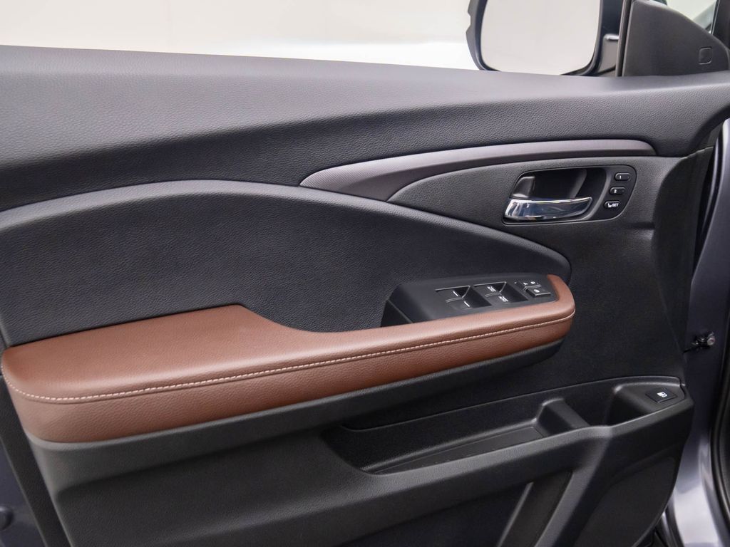 2025 Honda Ridgeline RTL photo 12