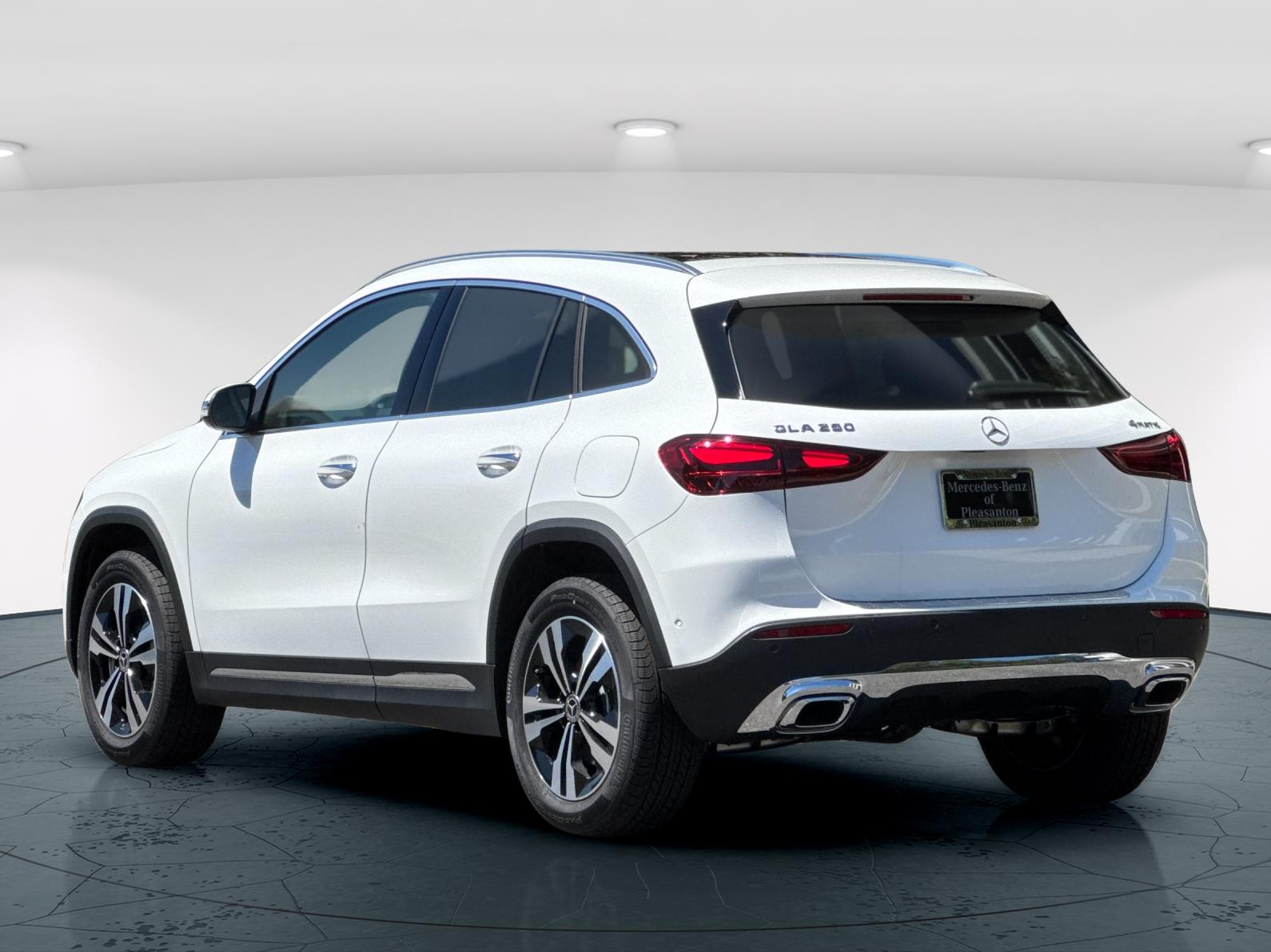 2026 Mercedes Benz GLA 250 4MATIC photo 3