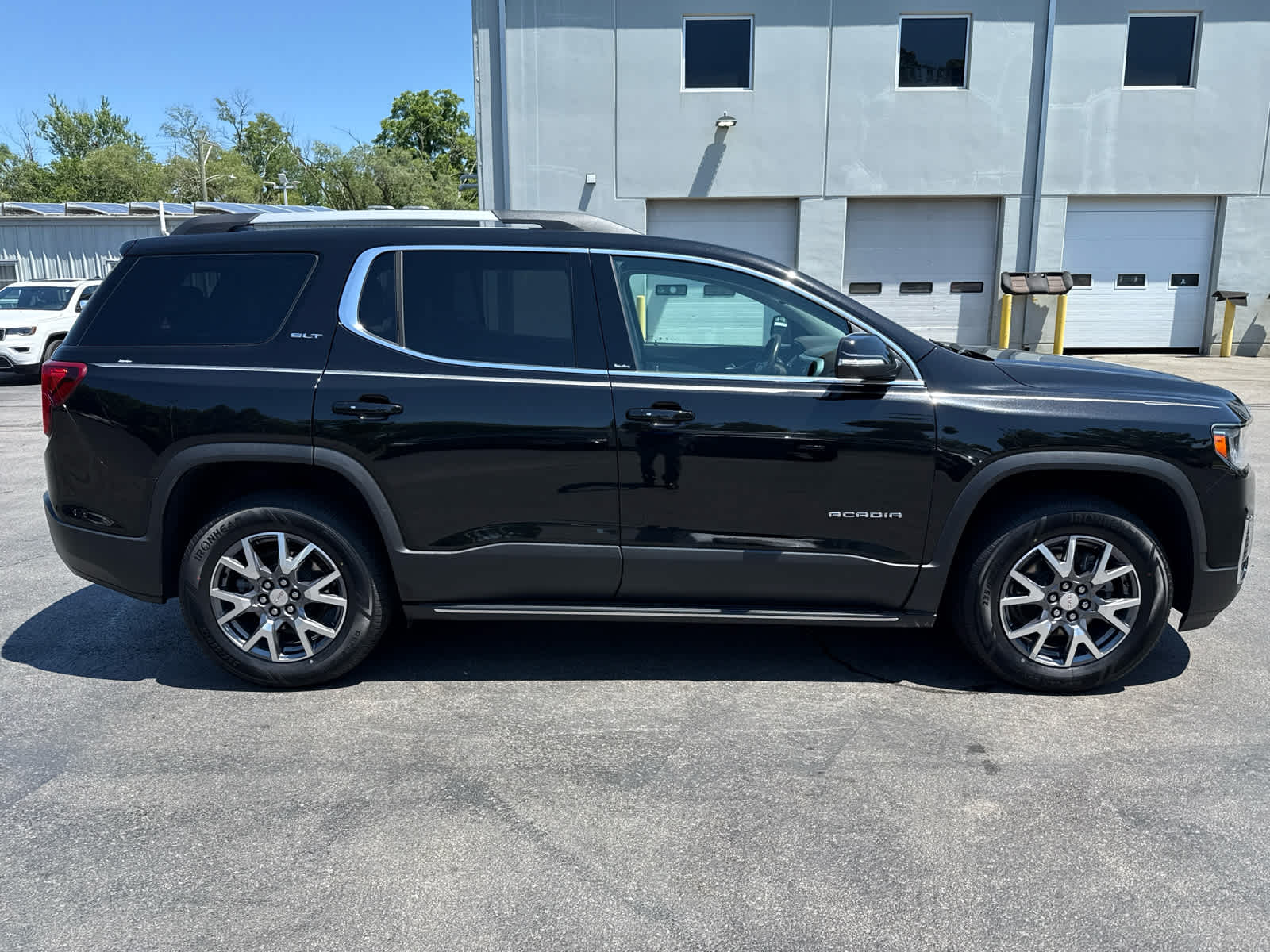 2023 Gmc Acadia SLT photo 2