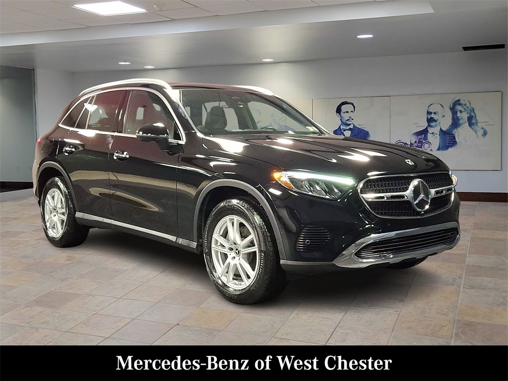 2025 Mercedes-Benz GLC Base's photo