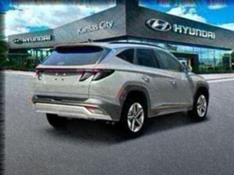 2025 Hyundai Tucson SEL Convenience photo 2