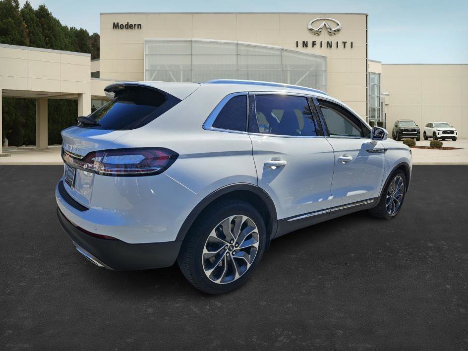 2022 Lincoln Nautilus Reserve photo 3