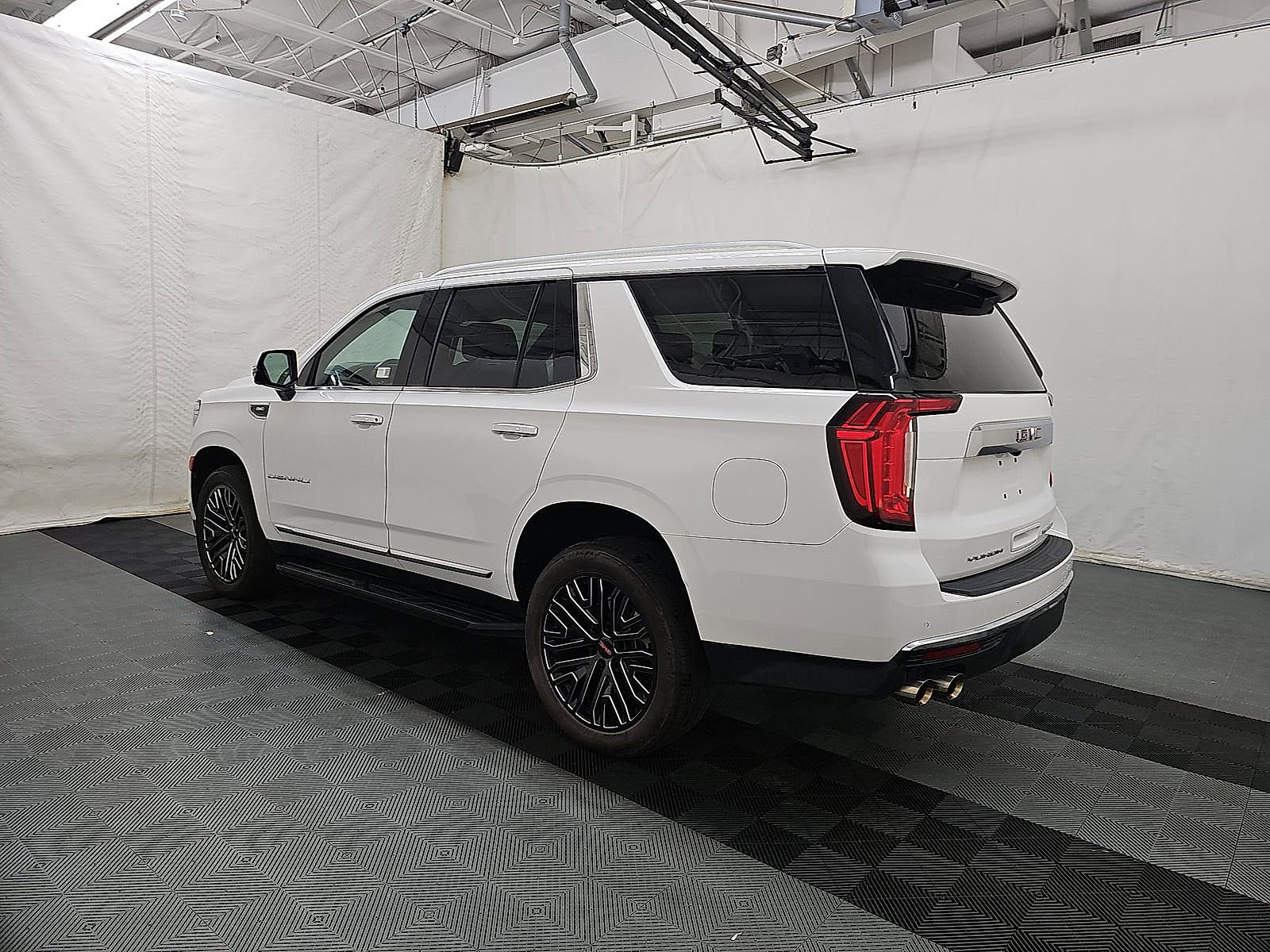 2021 Gmc Yukon Denali photo 4