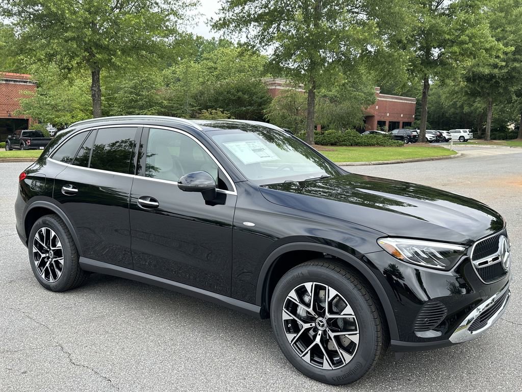 2025 Mercedes Benz GLC 350e 4MATIC photo 2