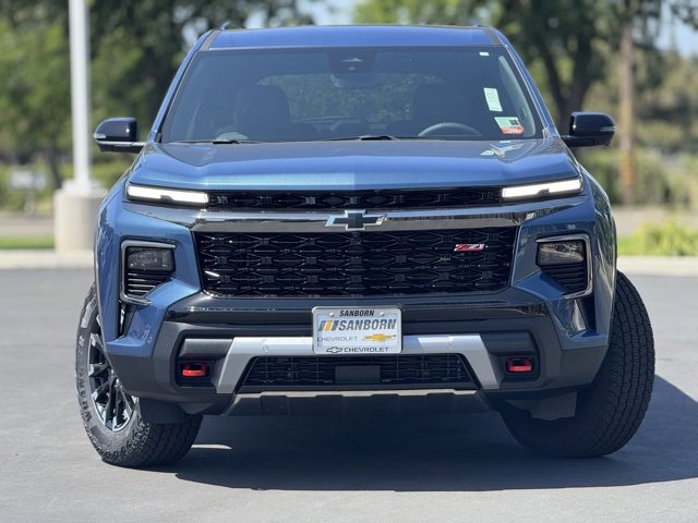 2025 Chevrolet Traverse Z71 photo 2