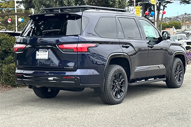 2025 Toyota Sequoia Platinum photo 4