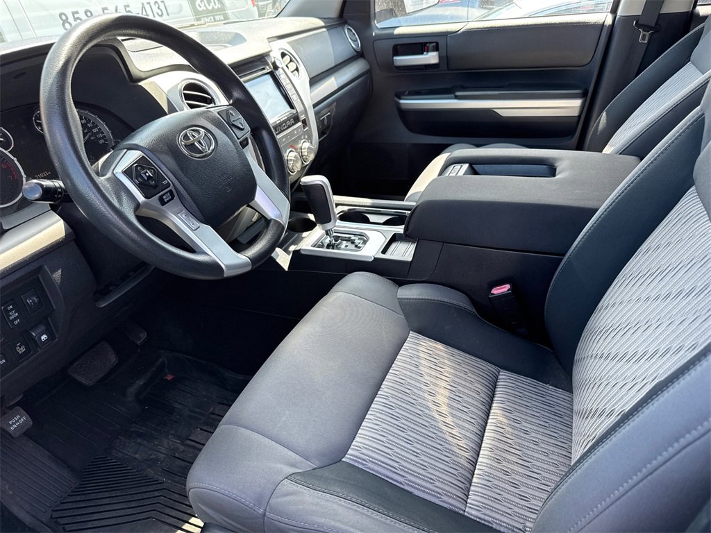 2016 Toyota Tundra SR5 photo 7