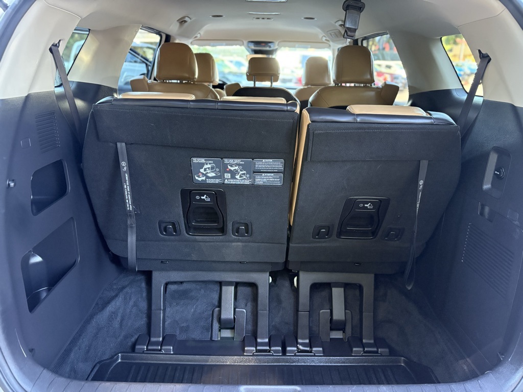 2024 Kia Carnival LX photo 19