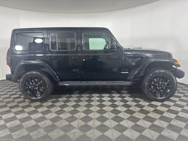 2021 Jeep Wrangler Unlimited Sahara High Altitude photo 2