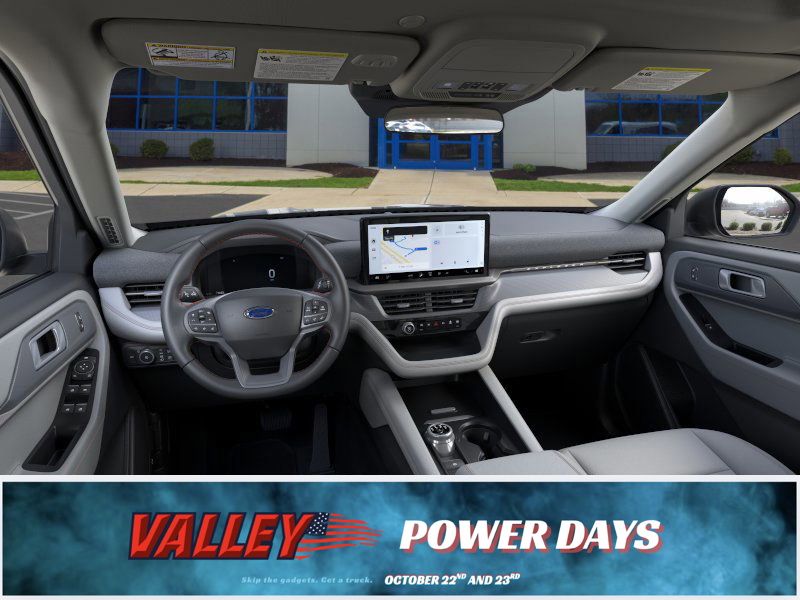 2025 Ford Explorer photo 3