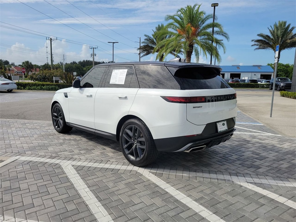 2023 Land Rover Range Rover Sport SE photo 3