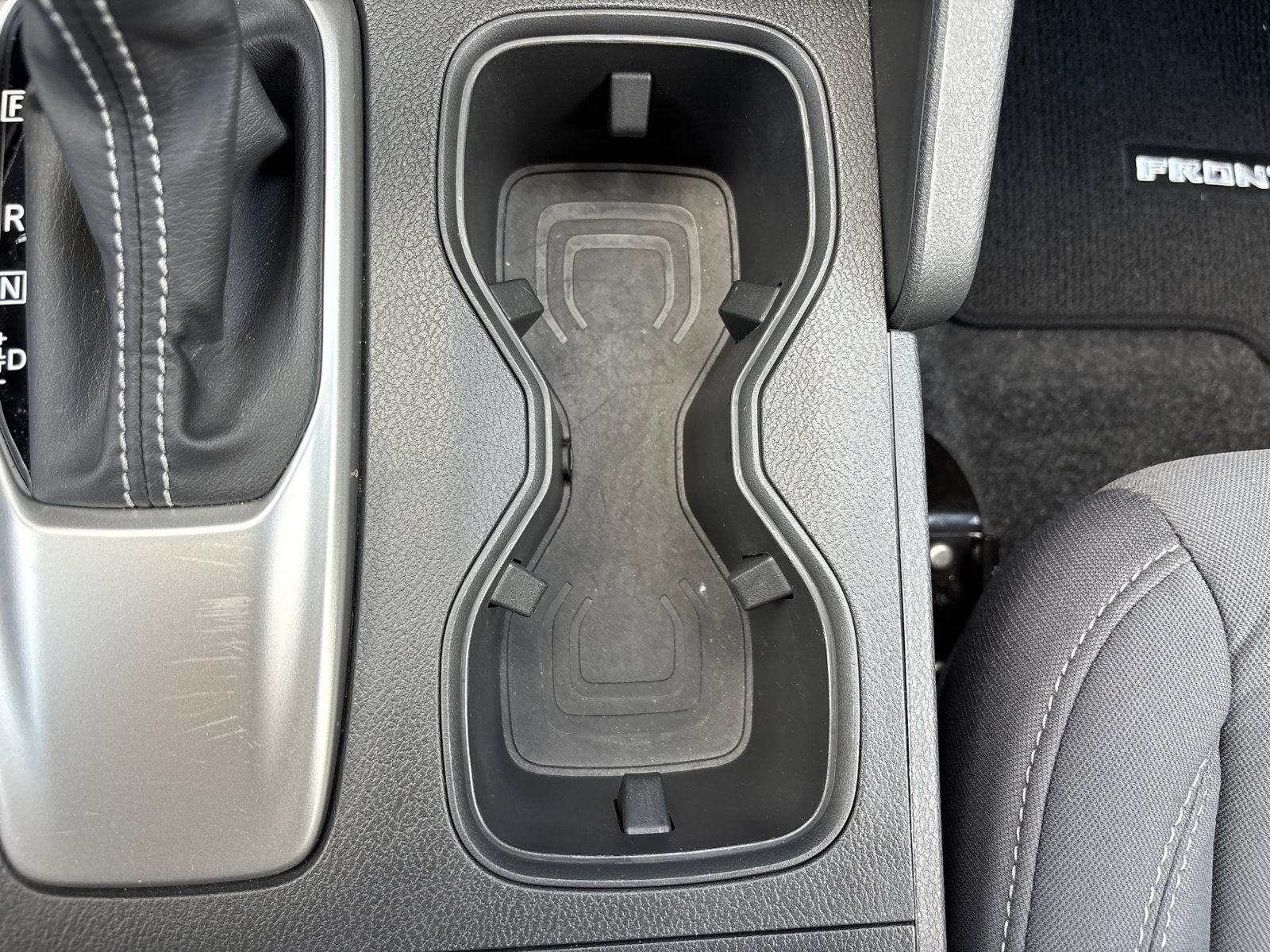 2024 Nissan Frontier SV photo 6