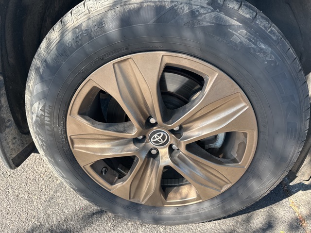 2023 Toyota Highlander Hybrid Bronze Edition photo 2