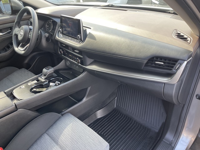 2023 Nissan Rogue SV photo 15