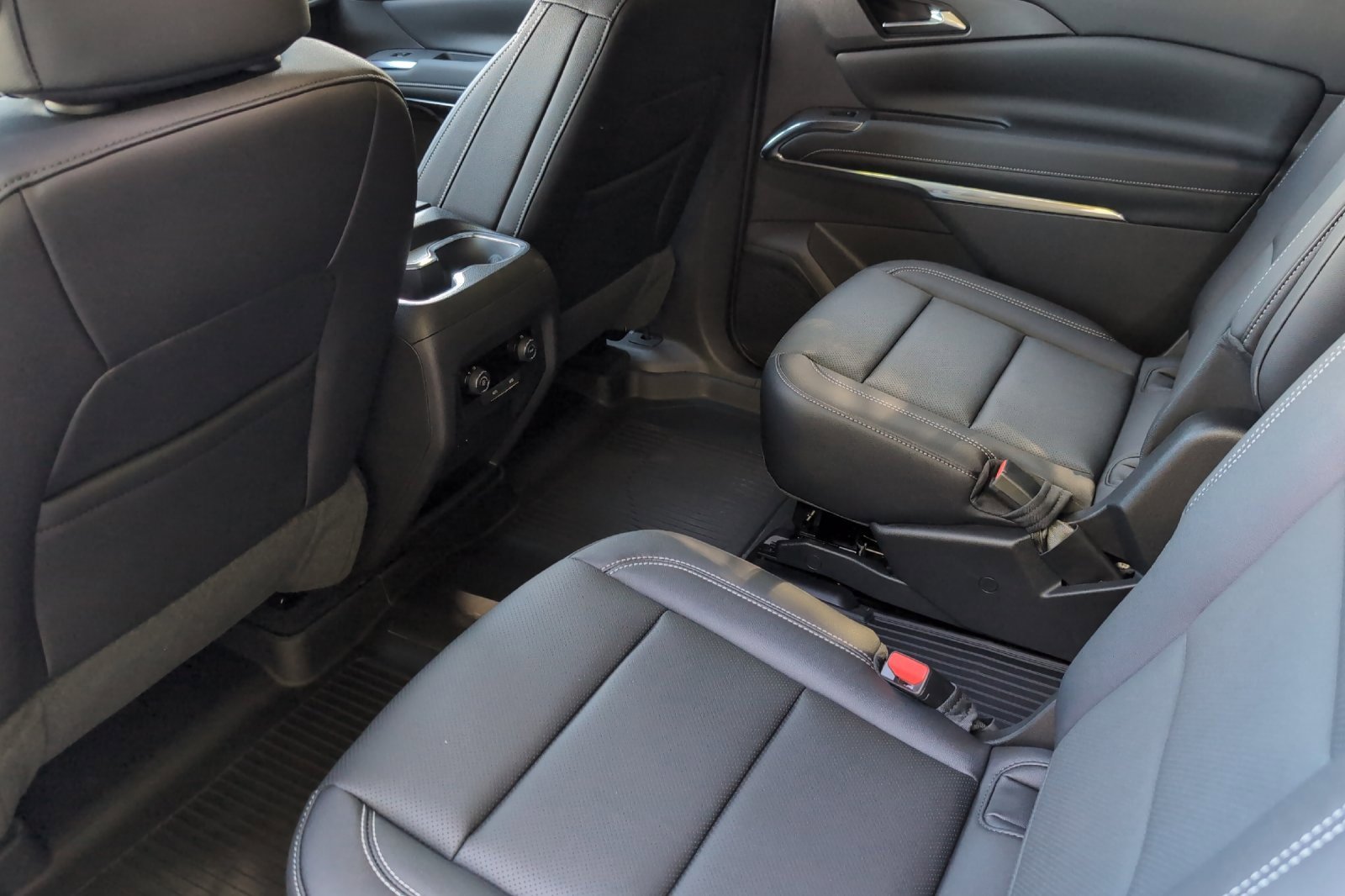 2026 Chevrolet Traverse photo 12