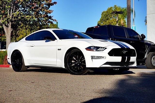 Used 2020 White Ford GT Premium image 1