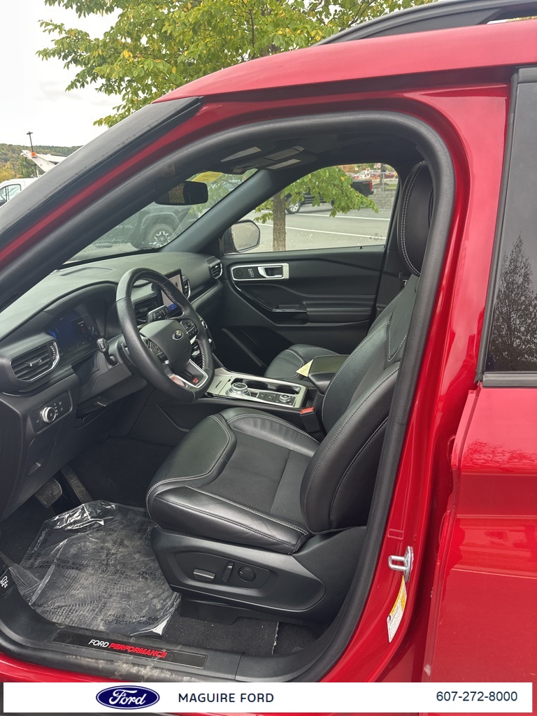 2022 Ford Explorer ST photo 10