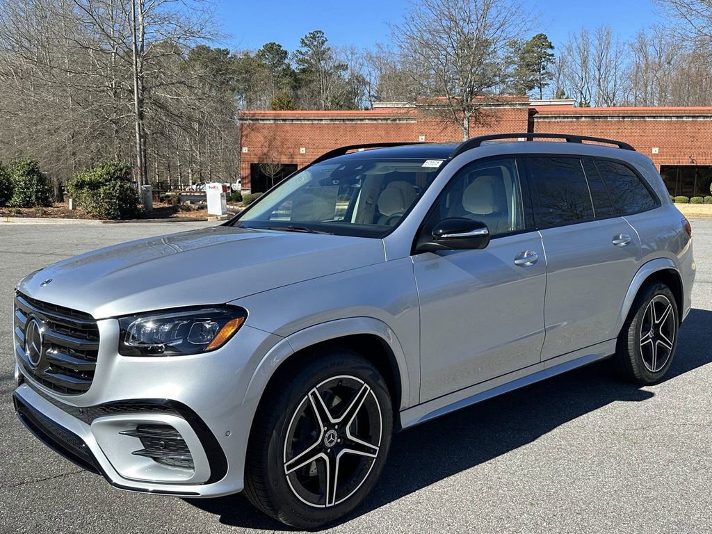 2025 Mercedes Benz GLS 450 4MATIC photo 4