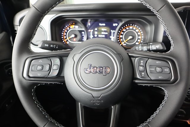 2025 Jeep Wrangler photo 10