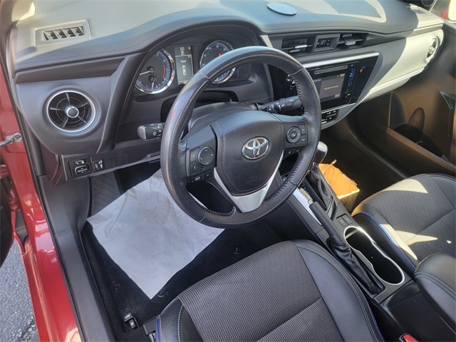 2018 Toyota Corolla SE photo 14