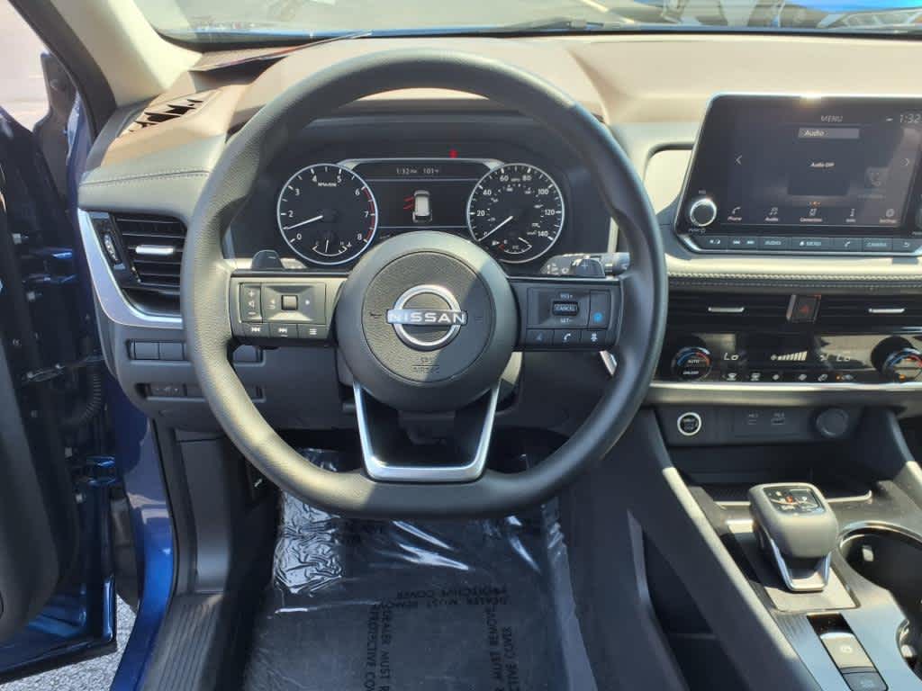 2022 Nissan Rogue SV photo 13