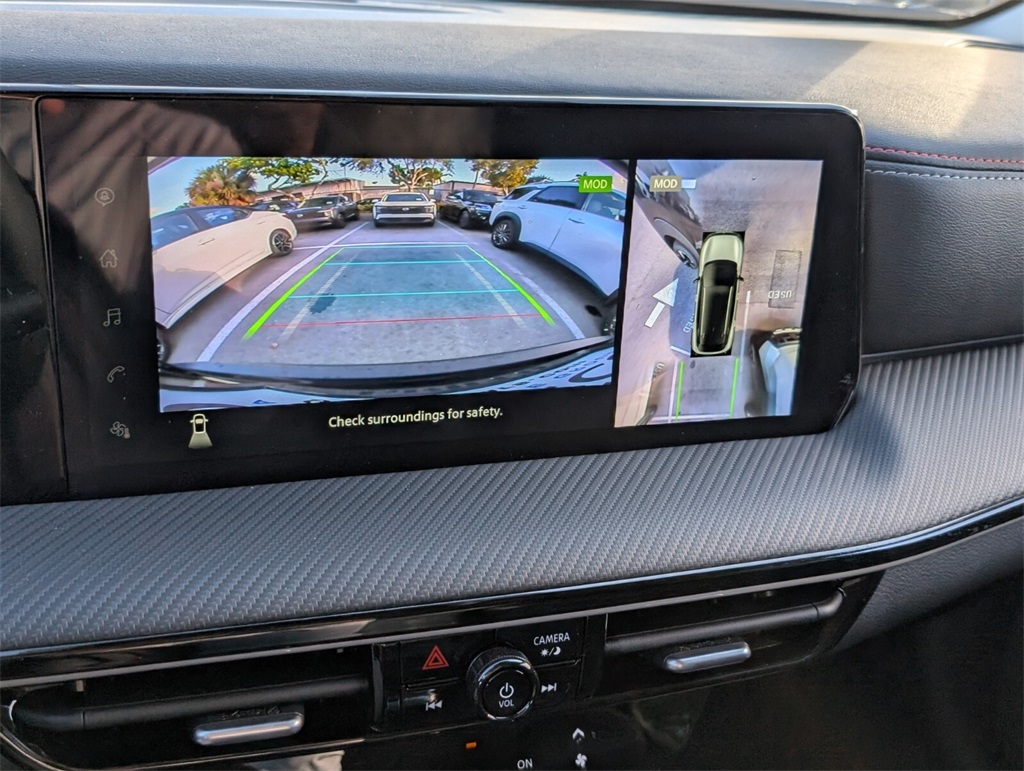 2025 Nissan Kicks SR photo 12
