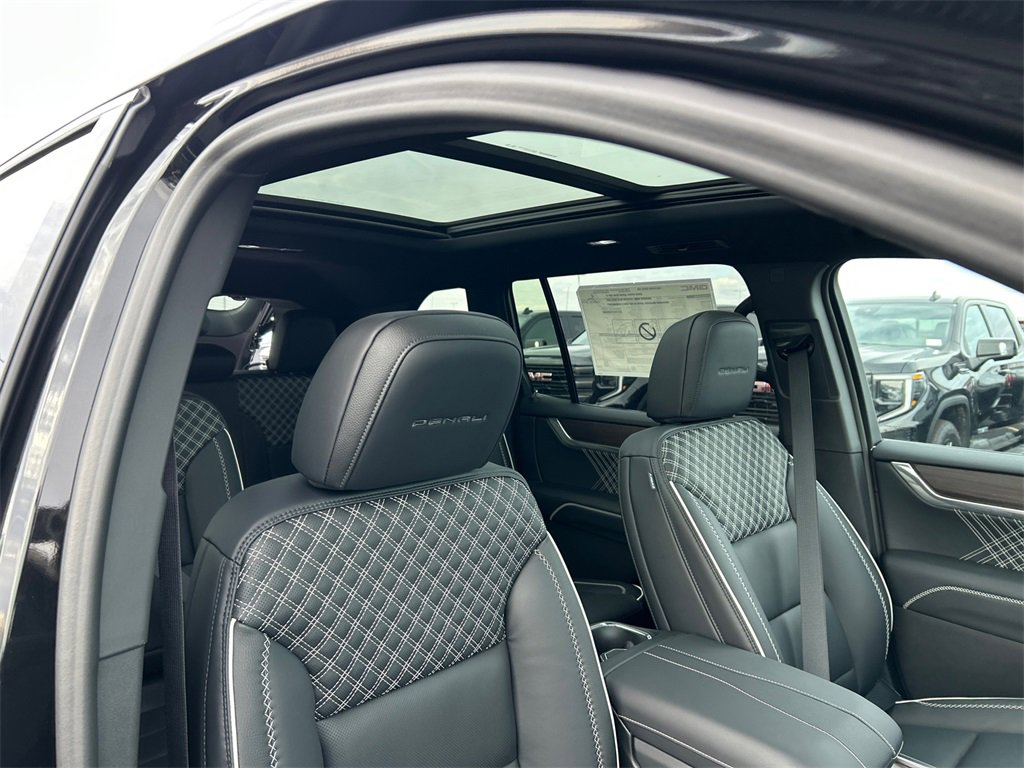 2026 GMC ACADIA - Image 32