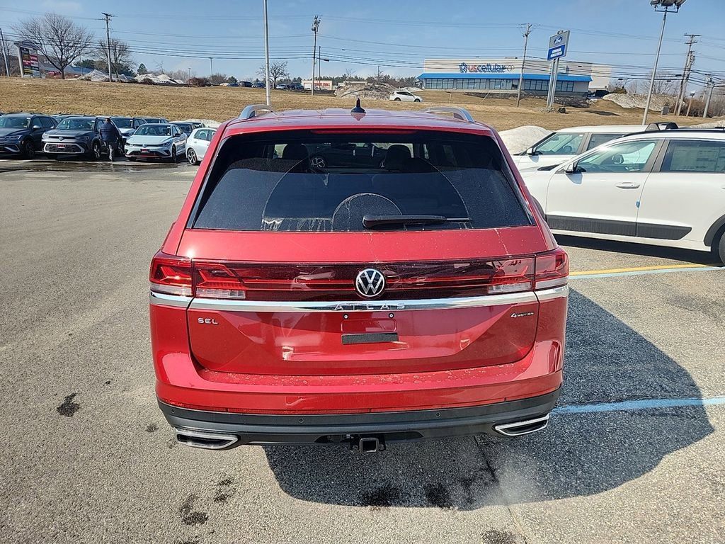 2025 Volkswagen Atlas SEL photo 4