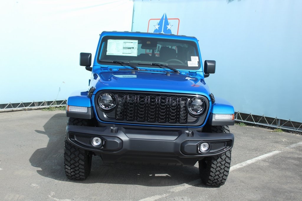 2025 Jeep Gladiator Willys photo 2