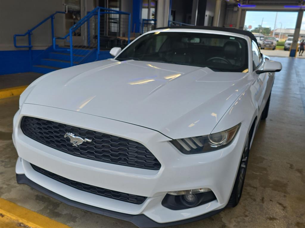 2016 Ford Mustang EcoBoost Premium photo 3