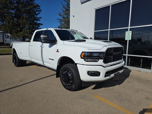 2023 RAM Ram 3500 Pickup Limited's photo