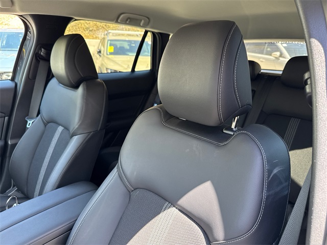 2025 Mazda CX-50 2.5 Select photo 3