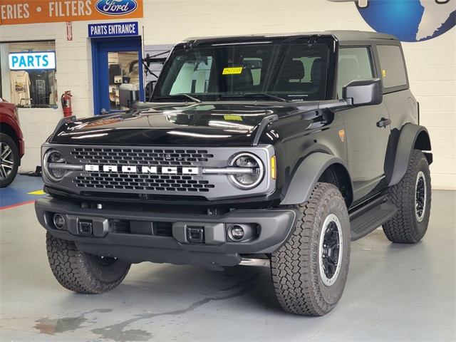 2025 Ford Bronco Badlands photo 8