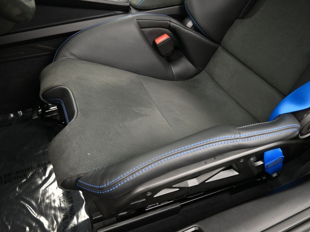 2025 Porsche 911 GT3 photo 18