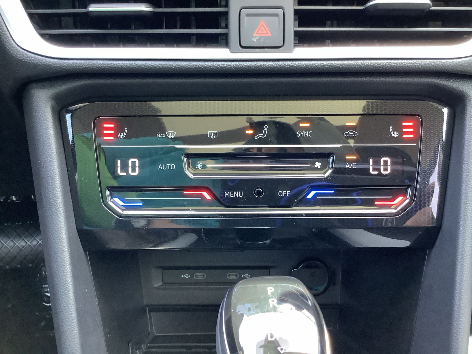 2025 Volkswagen Taos SE photo 21