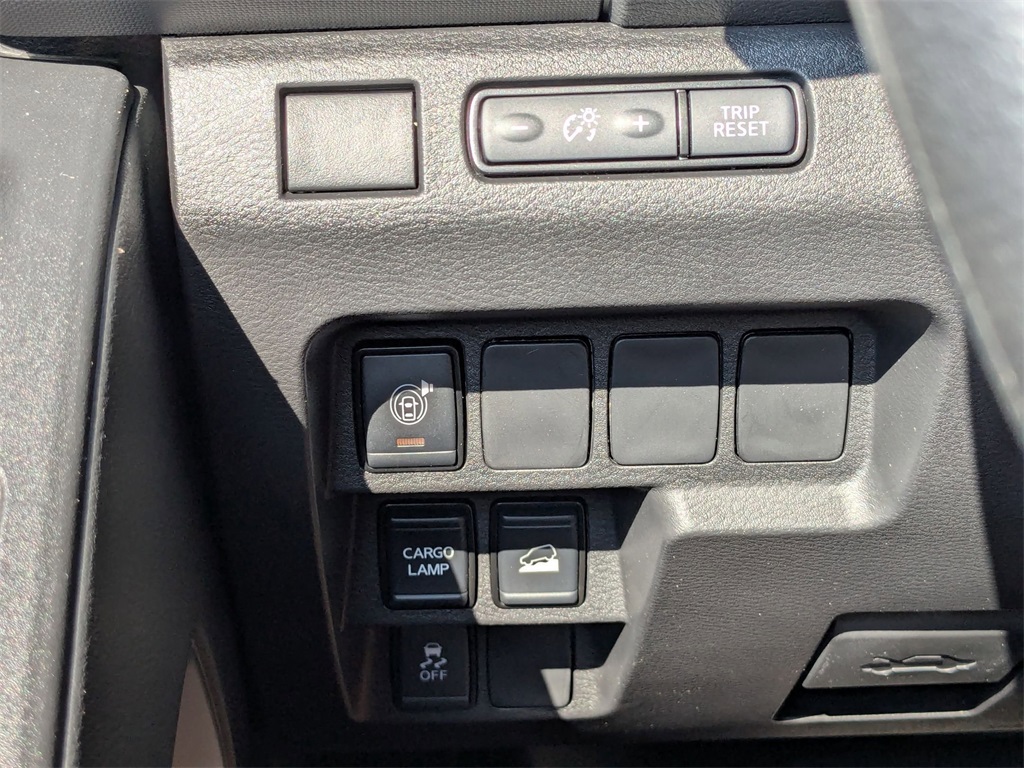 2024 Nissan Frontier SV photo 13