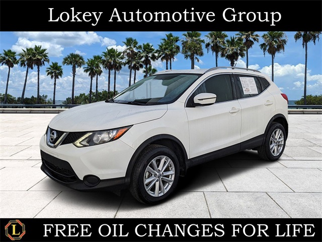 2017 Nissan Rogue Sport SV's photo