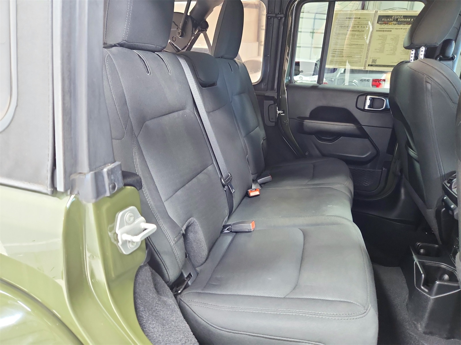 2021 Jeep Wrangler Unlimited Sahara photo 34