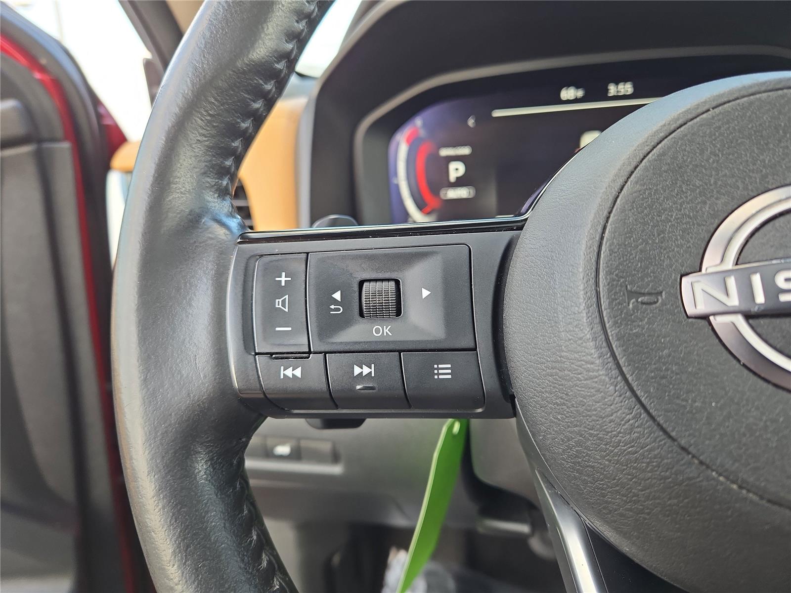 2023 Nissan Rogue Platinum photo 11