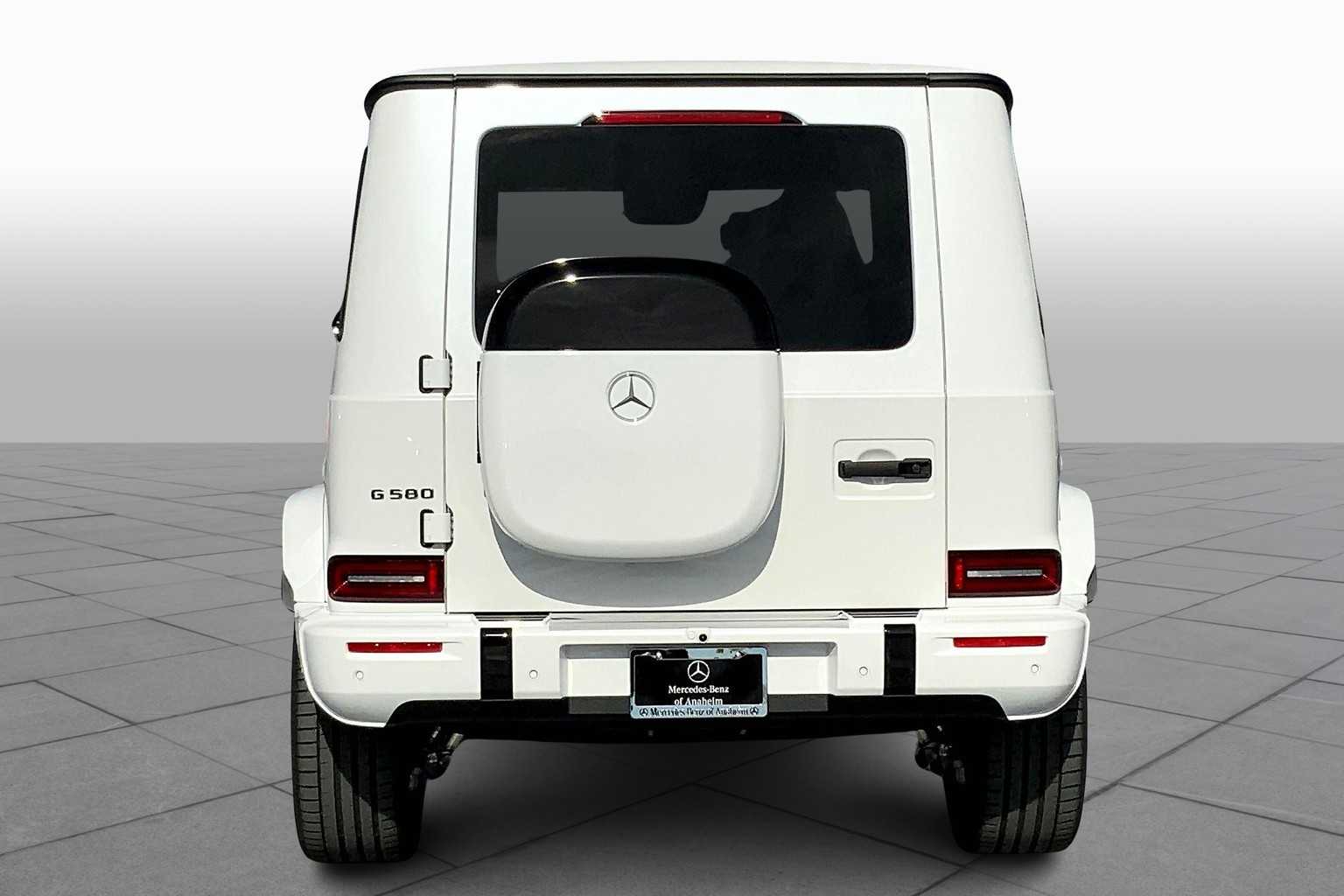 2025 Mercedes Benz G photo 4