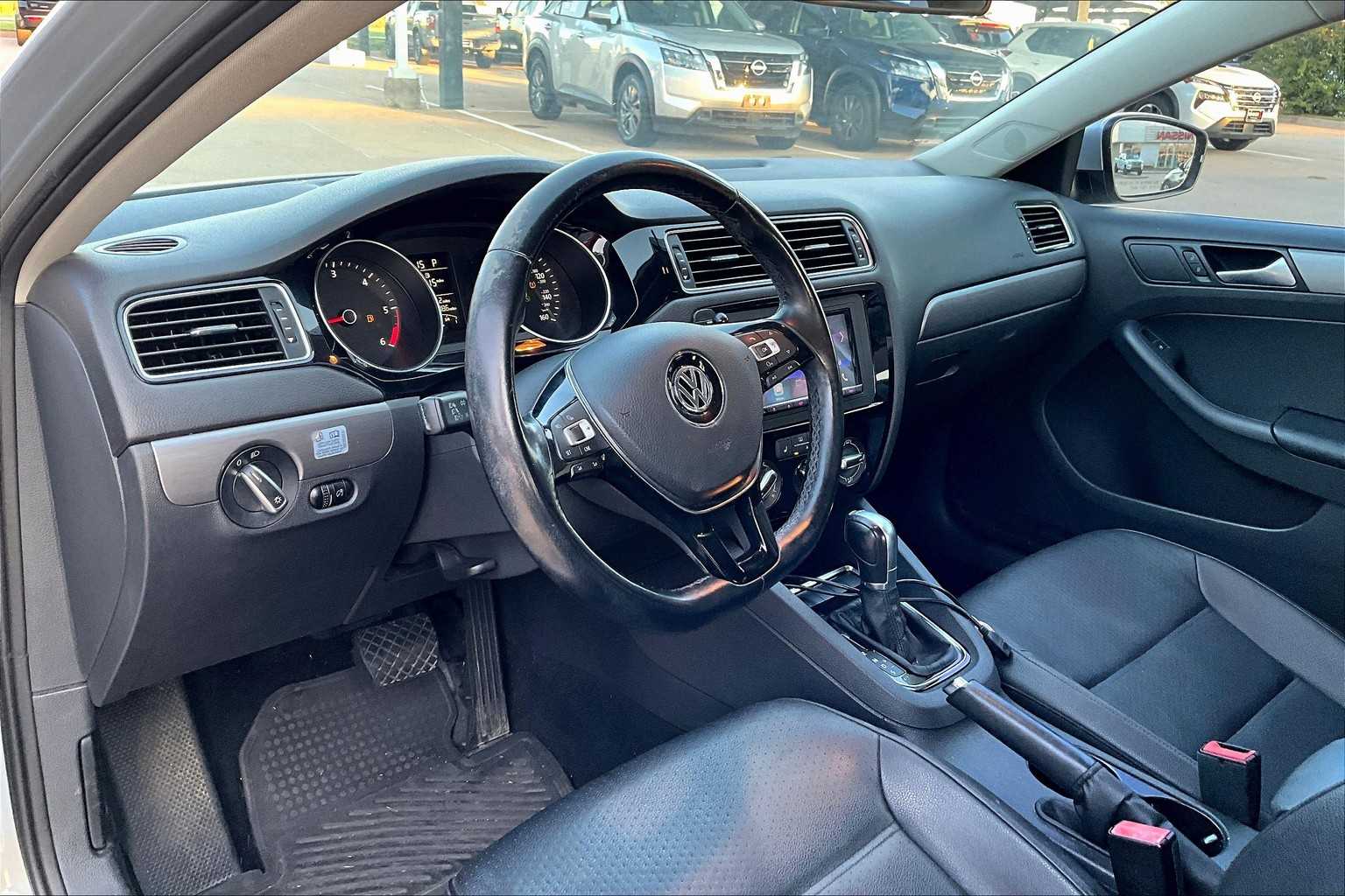 2015 Volkswagen Jetta 2.0 TDI SE photo 15