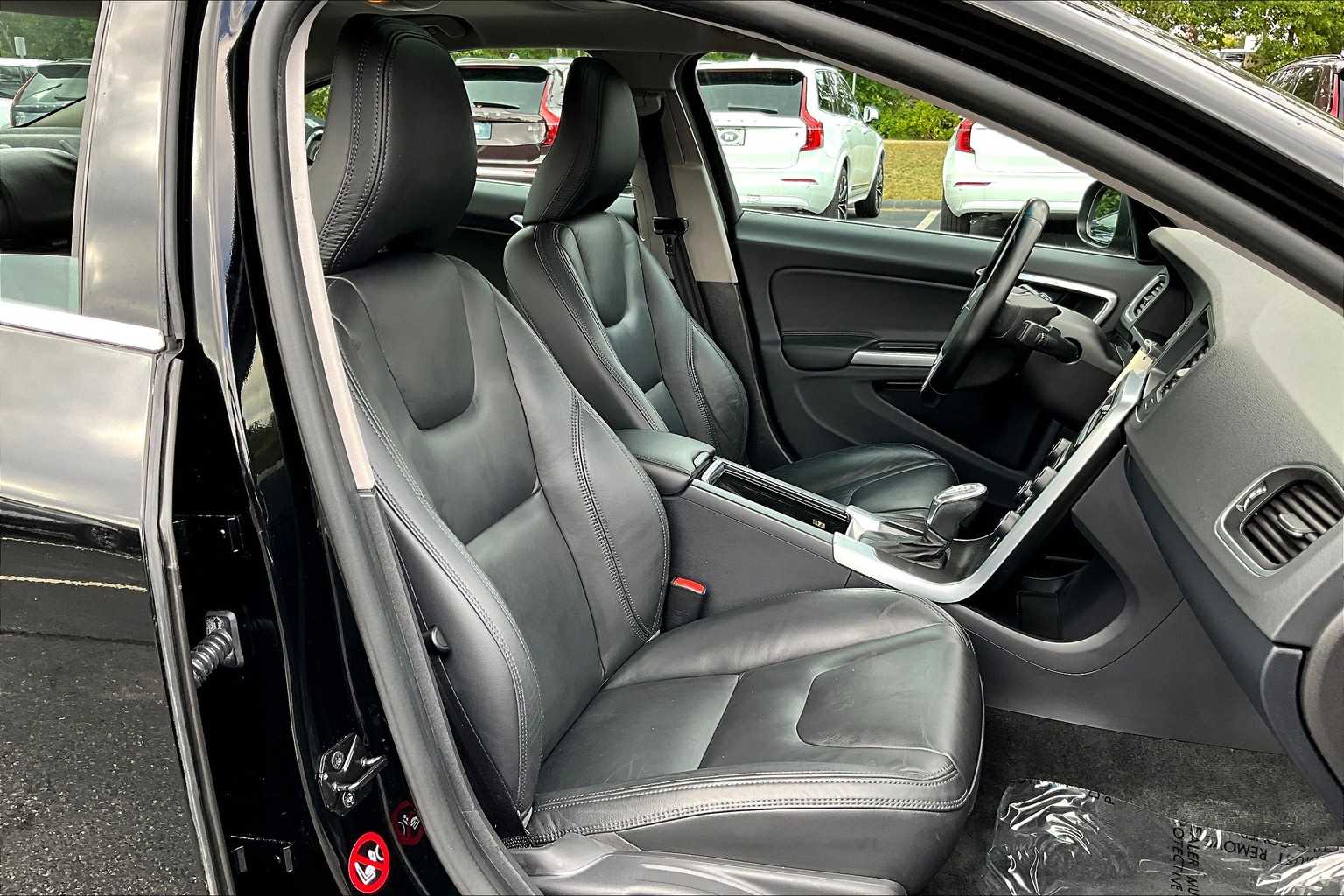 2013 Volvo S60 T5 Premier photo 7